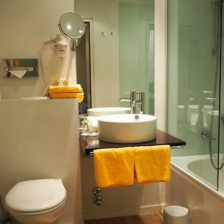 Ξενοδοχείο Stadt 4*